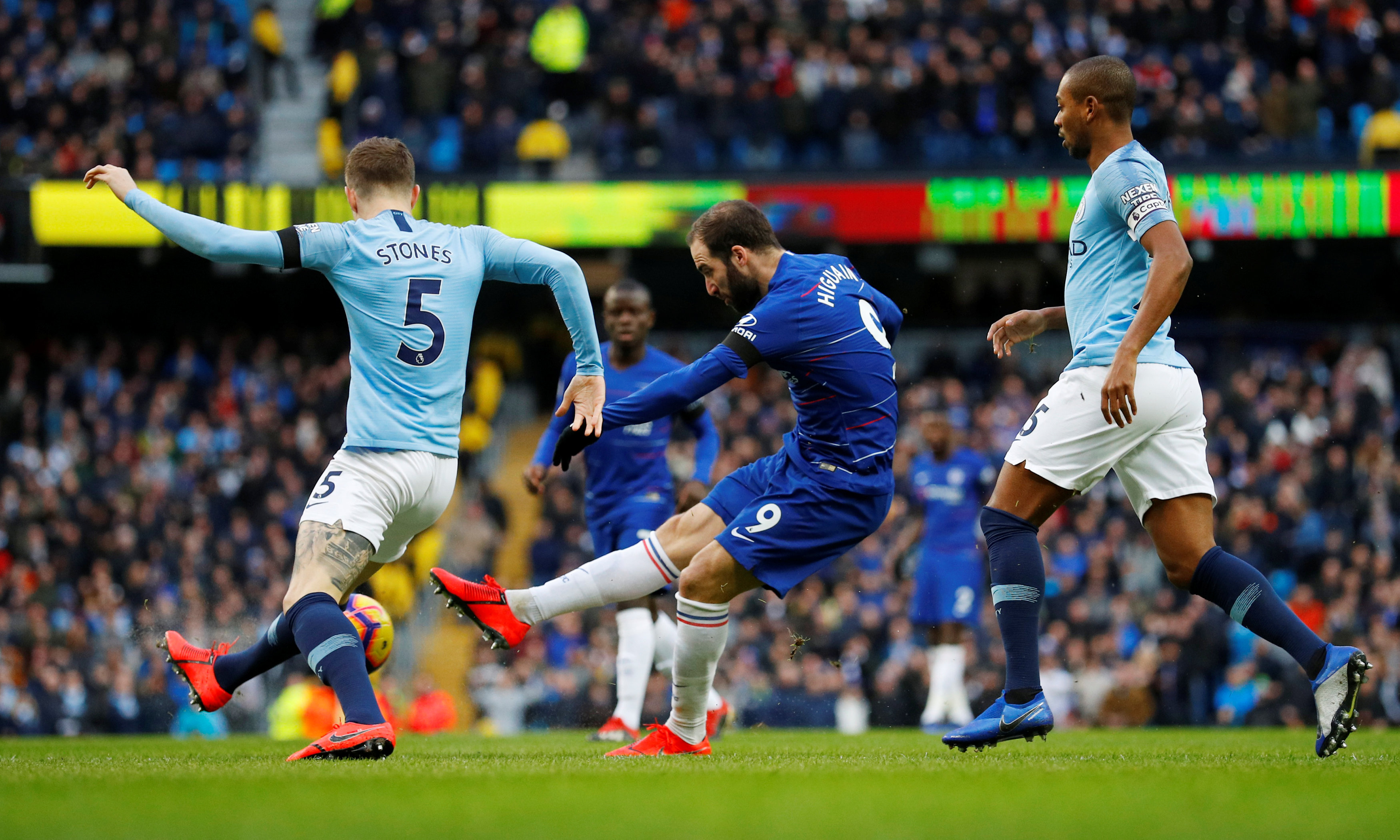 罗杰斯成为继B费后，第二位2025年送出10次英超助攻的球员（B费之后，罗杰斯成2025年第二位英超助攻上双的球员）