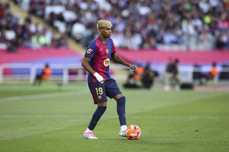 海外法国球员欧冠之夜：谢尔基、卡卢卢和扎格表现出色（欧冠之夜法国海外军团闪耀：谢尔基、卡卢卢、扎格惊艳发挥）